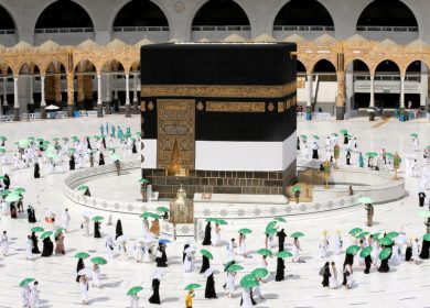 Report warns climate change poses risk to Hajj (BBC Sounds)